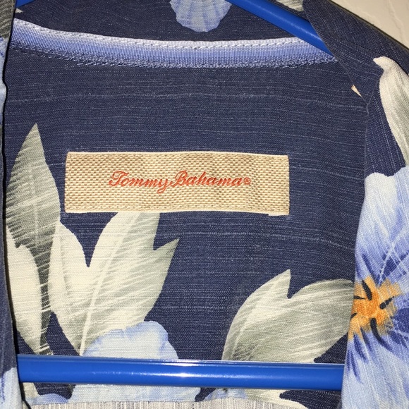 Tommy Bahama Hawaiian short sleeve silk shirt - Picture 3 of 5